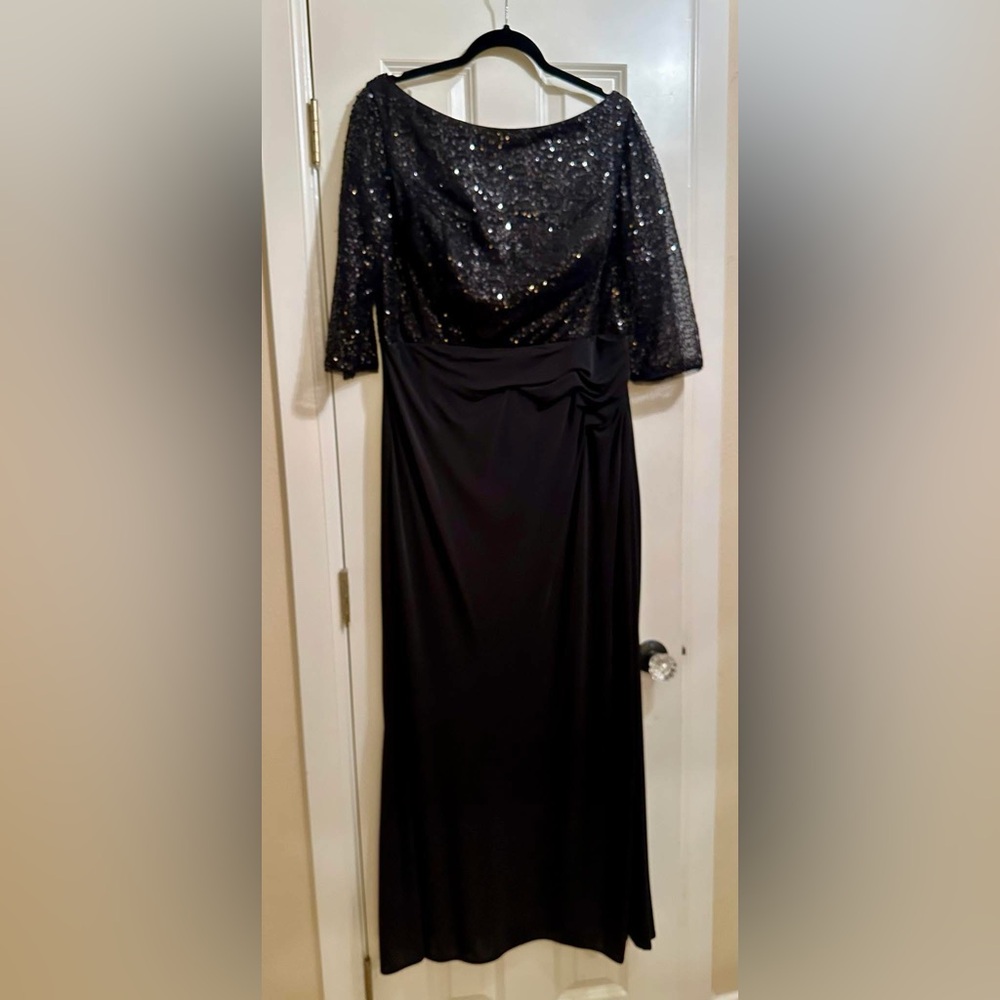 ✨ Glamorous La Femme Evening Dress - Size 16 ✨